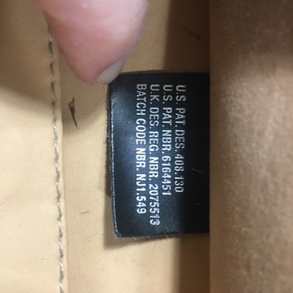 Trish McEvoy Petite Blue Leather Makeup Planner - Picture 8 of 14